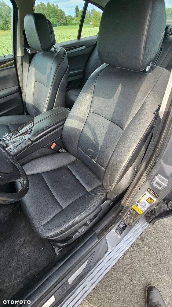 BMW Seria 5 535i xDrive Sport-Aut Luxury Line - 14