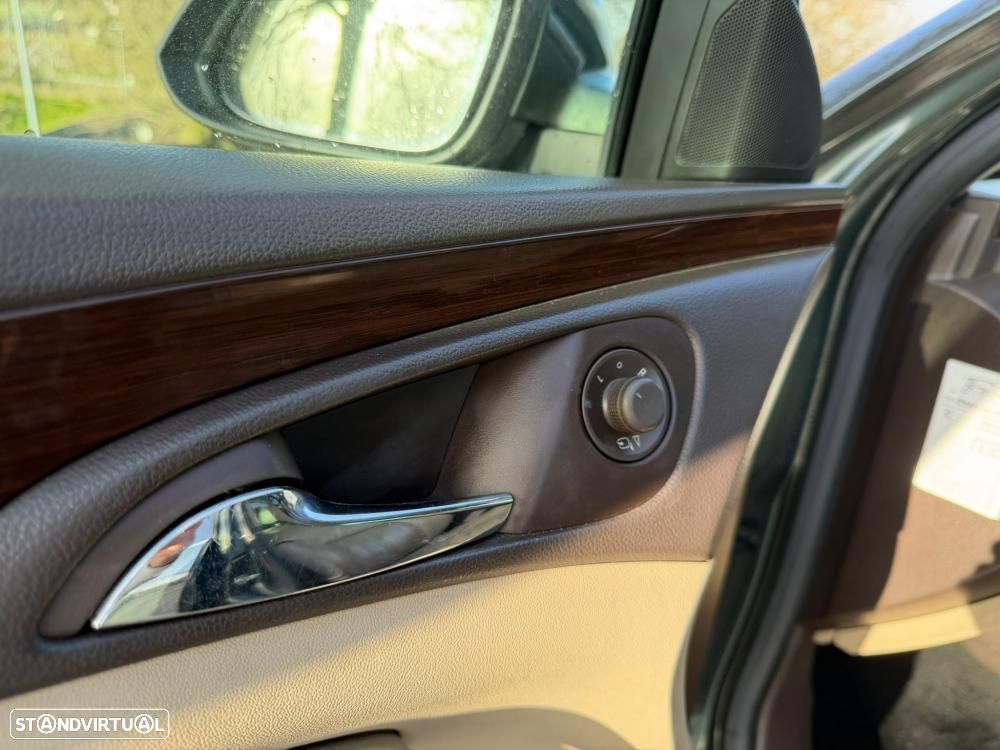 Opel Insignia Sports Tourer - 25