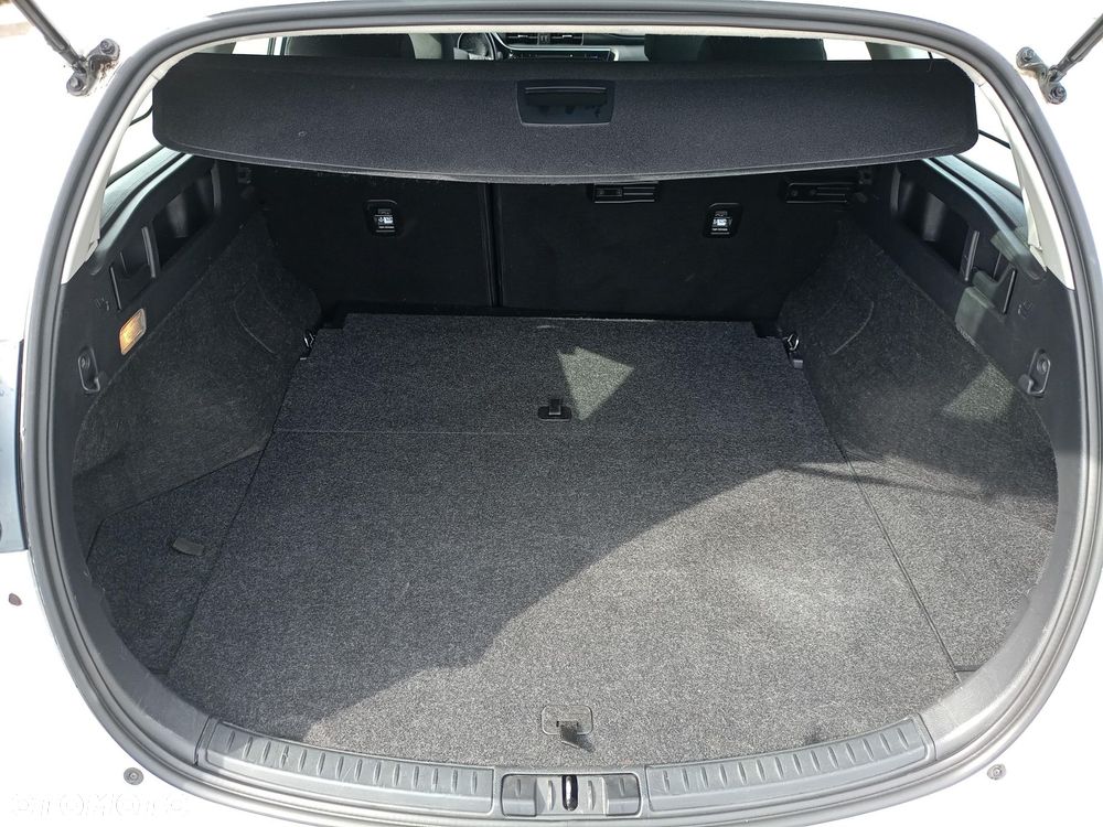 Toyota Auris Hybrid 135 Premium - 10