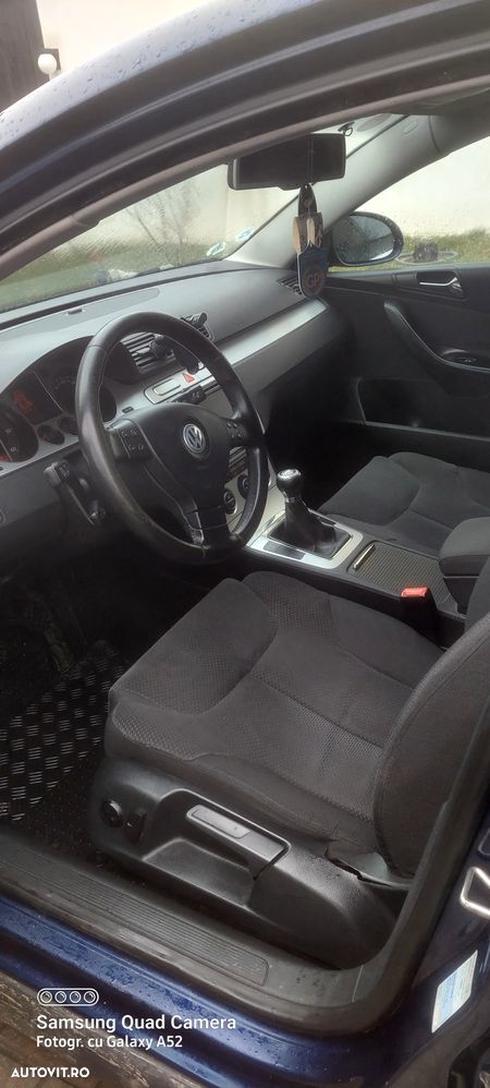 Volkswagen Passat 2.0 TDI Comfortline - 5