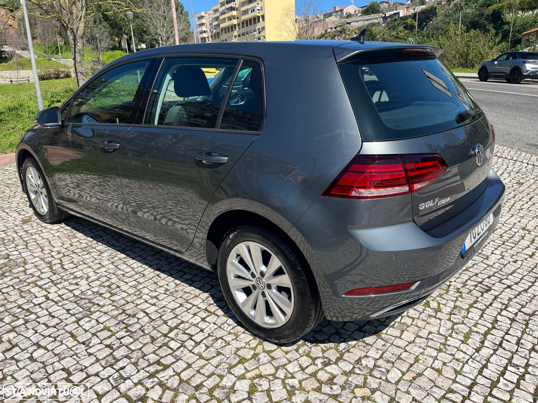 VW Golf 1.6 TDI Stream - 10
