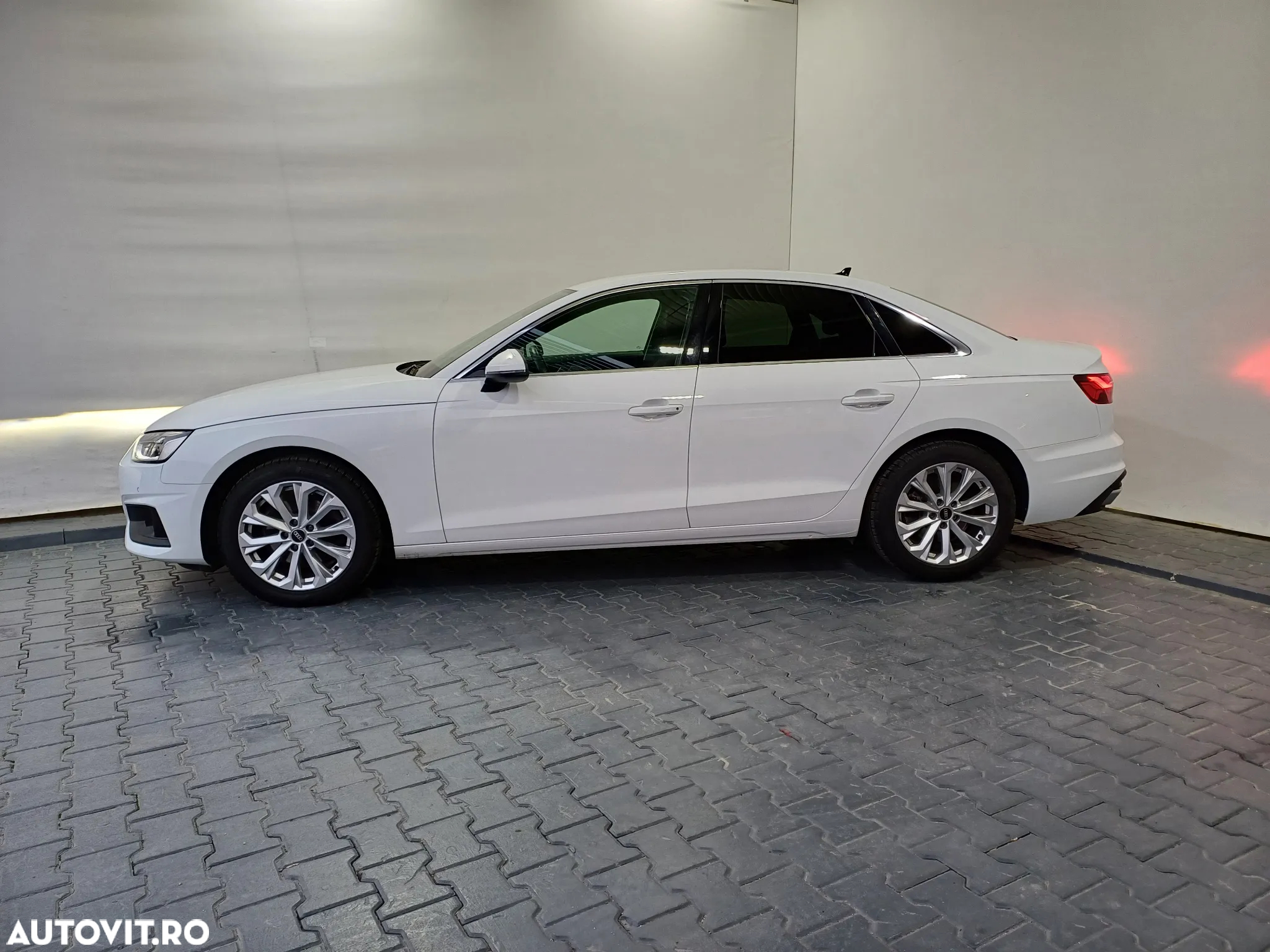 Audi A4 35 TFSI S tronic MHEV Advanced - 2