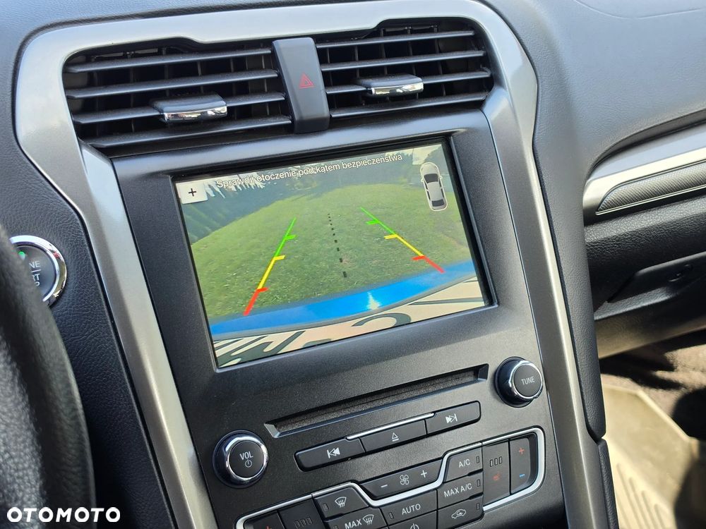 Ford Fusion - 8