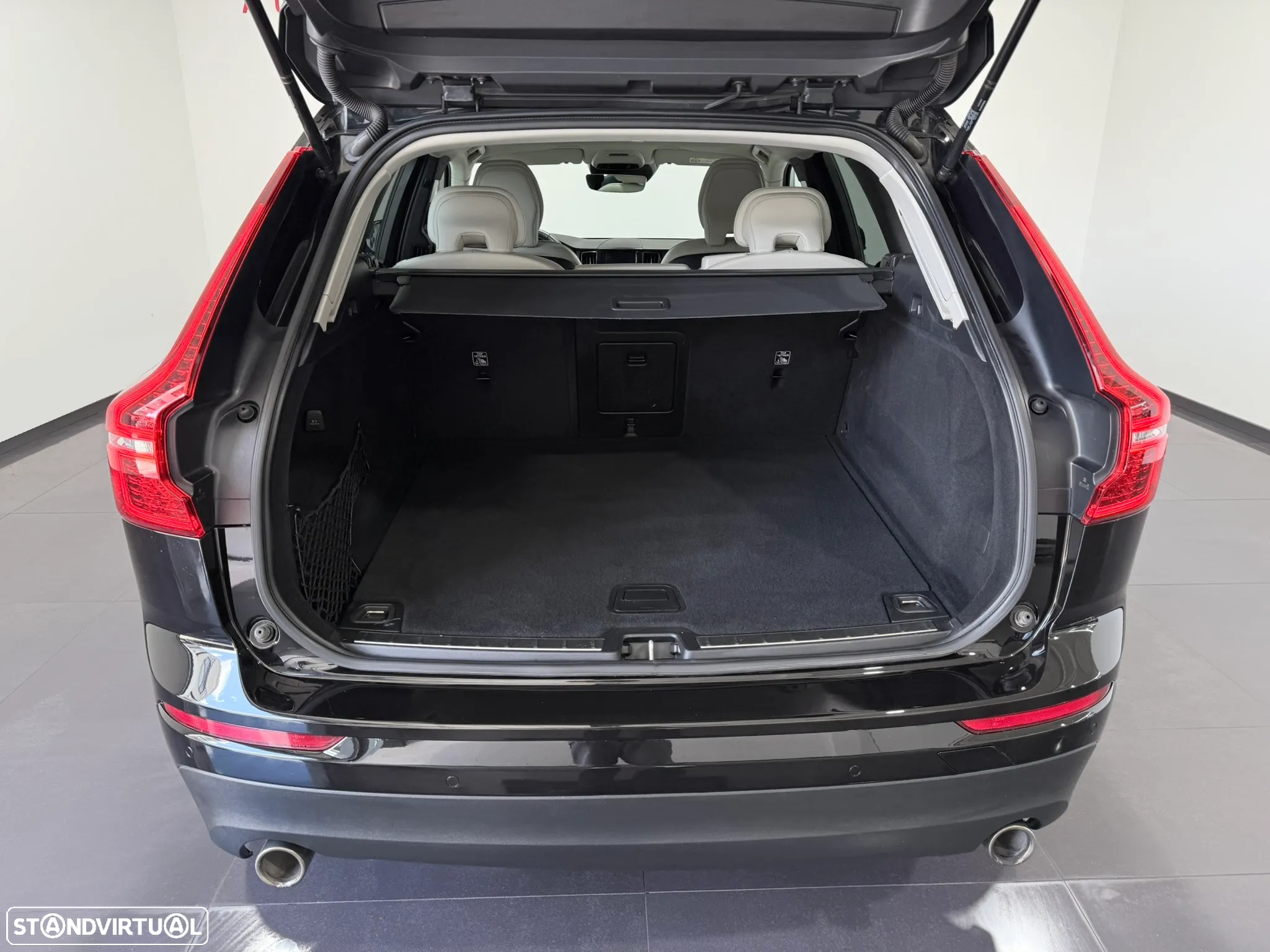 Volvo XC 60 2.0 D4 Momentum Plus - 48
