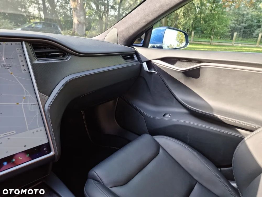 Tesla Model S - 12