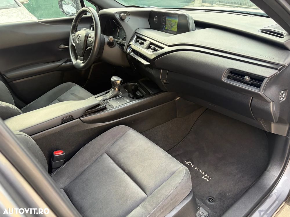 Lexus UX 250h Business Edition - 7