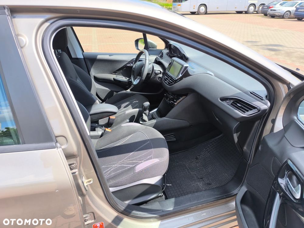 Peugeot 208 1.2 VTi Allure - 18