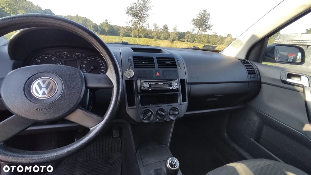 Volkswagen Polo 1.4 16V Basis - 12