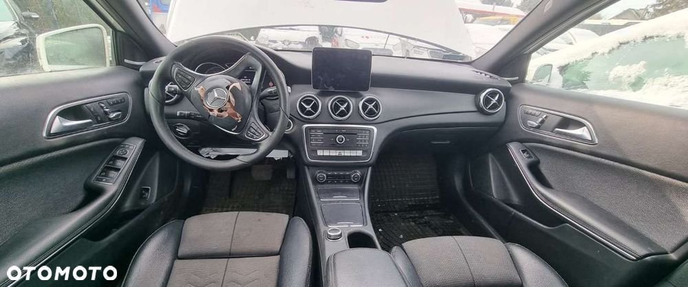 Mercedes-Benz GLA - 6