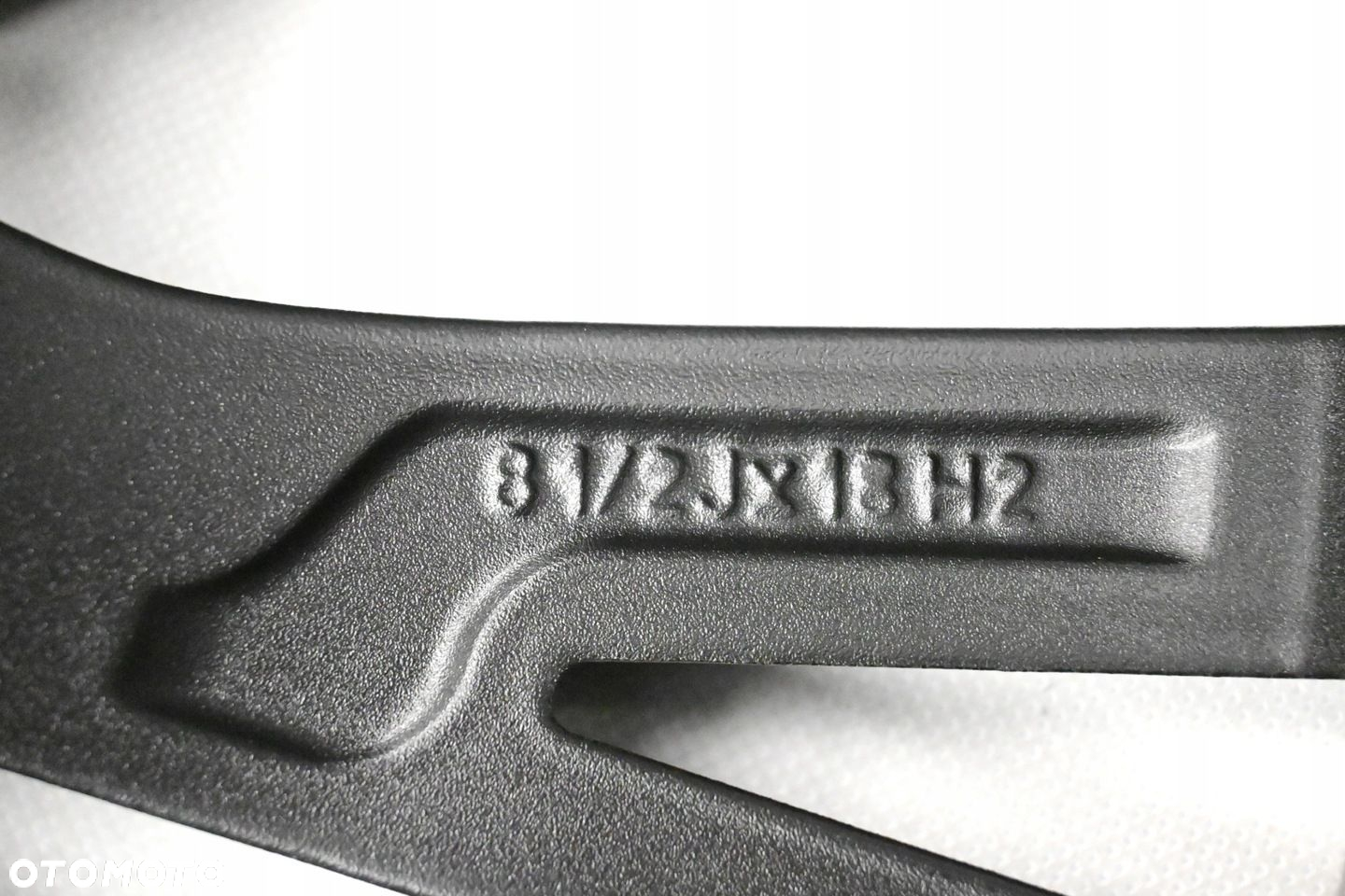 ,BMW 3 G20 G21 4 G22 G23 G26 2 G42 7,5x18 ET25 8,5x18 ET40 6885305 6885306 - 14