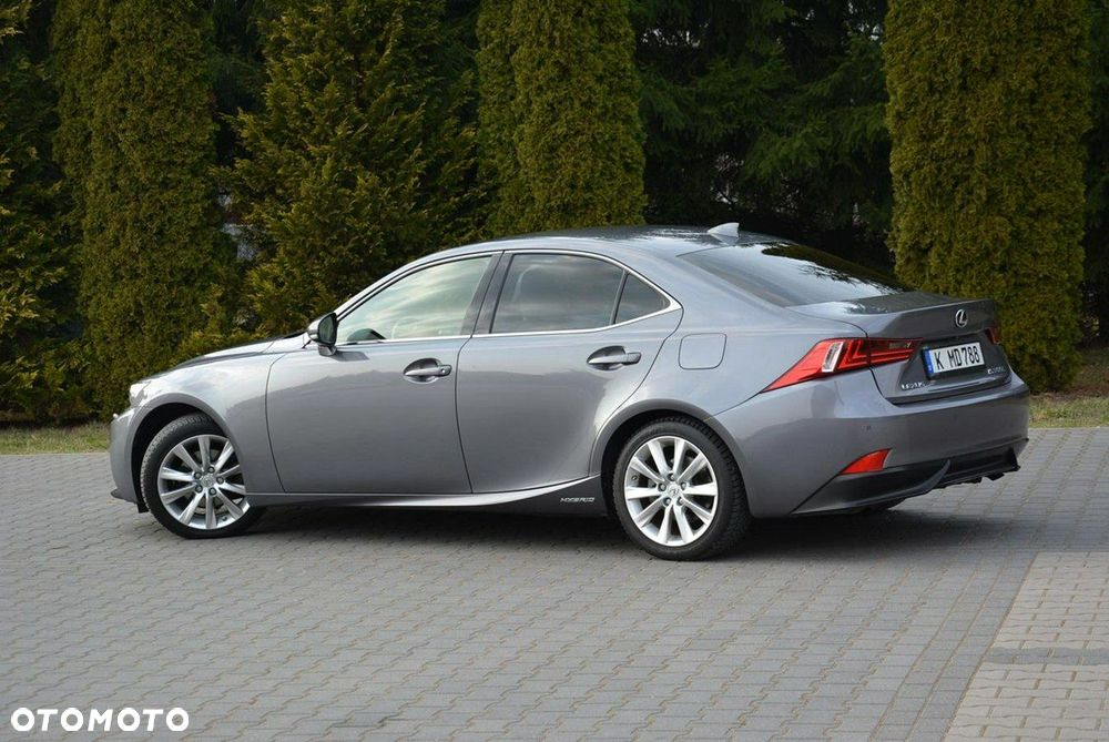 Lexus IS Luxury Line - 6