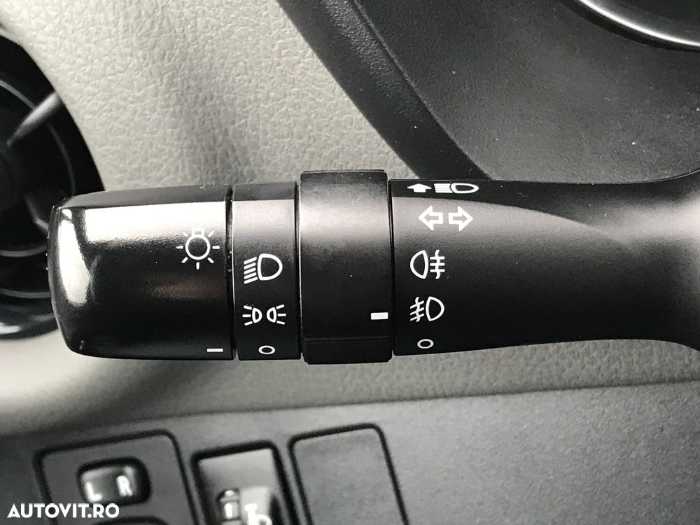 Toyota Yaris - 22