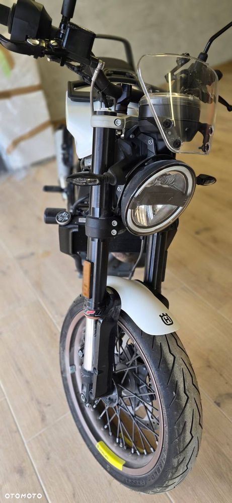 Husqvarna Vitpilen - 4