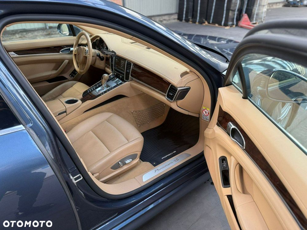 Porsche Panamera - 14