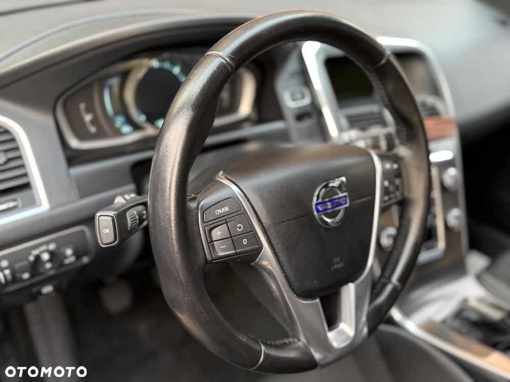 Volvo XC 60 D4 Momentum - 23