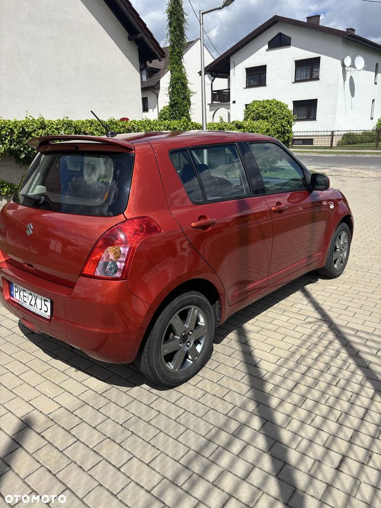 Suzuki Swift - 4