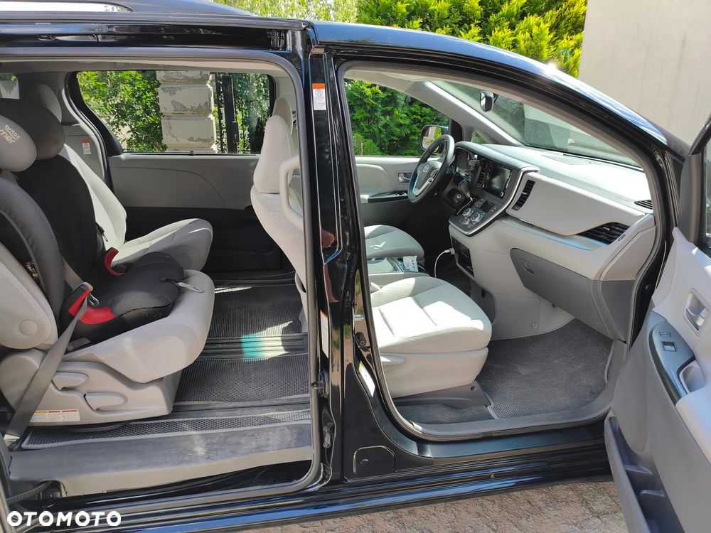Toyota Sienna 3.5 V6 - 20
