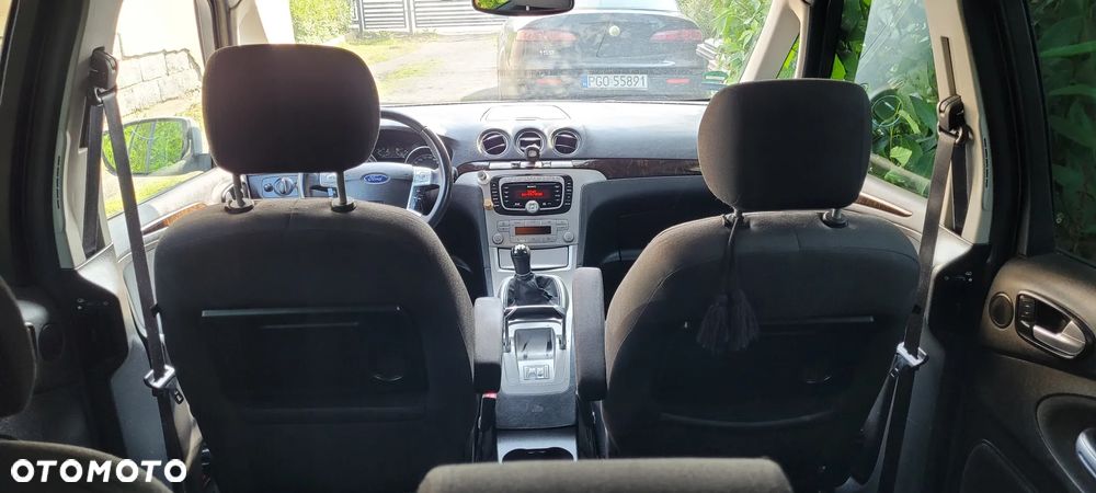 Ford Galaxy 2.0 Ghia - 25