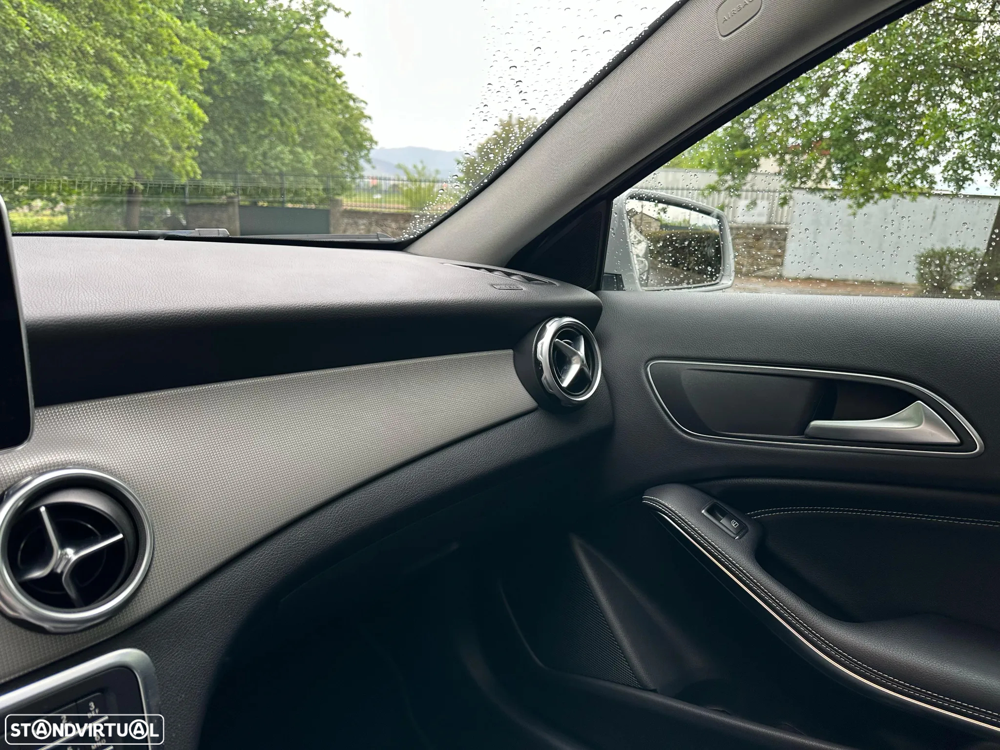 Mercedes-Benz GLA 220 4Matic 8G-DCT Special Edition - 24