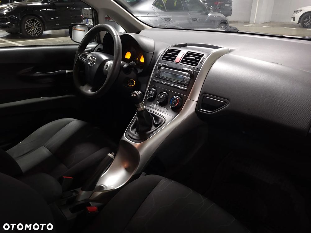 Toyota Auris 1.33 VVT-i Terra - 7