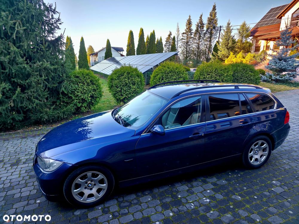 BMW Seria 3 325i - 4