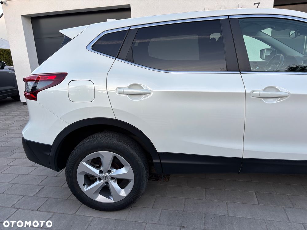 Nissan Qashqai 1.3 DIG-T N-Connecta EU6d - 9