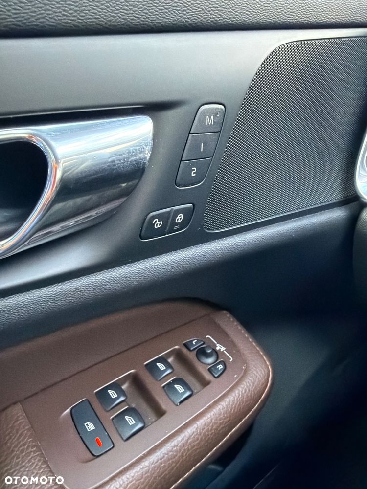 Volvo V60 D3 Summum - 32