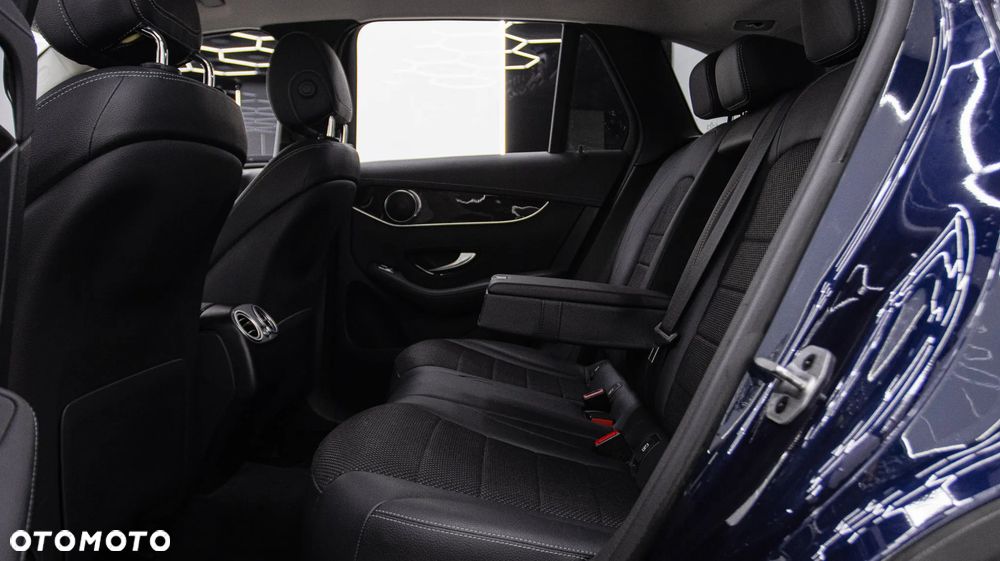 Mercedes-Benz GLC 200 4Matic 9G-TRONIC AMG Line - 17