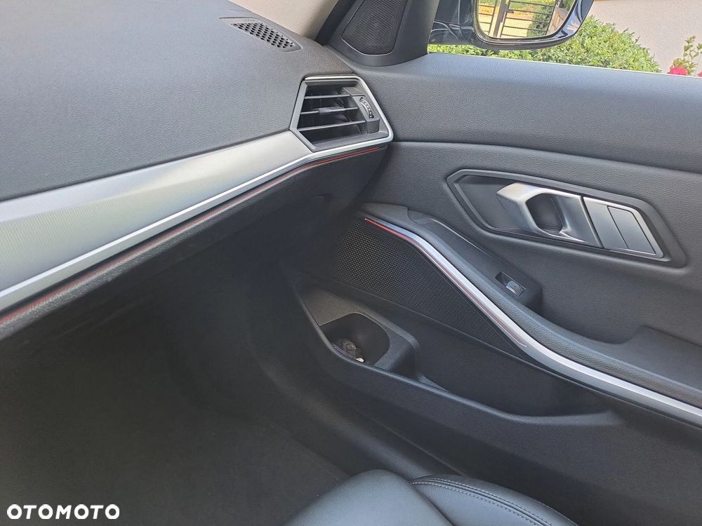 BMW Seria 3 318i Luxury Line sport - 10