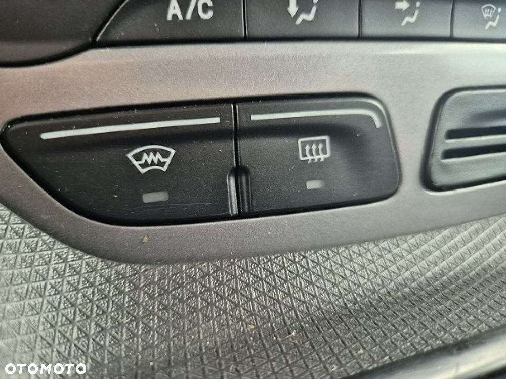 Ford Tourneo Connect Grand - 40