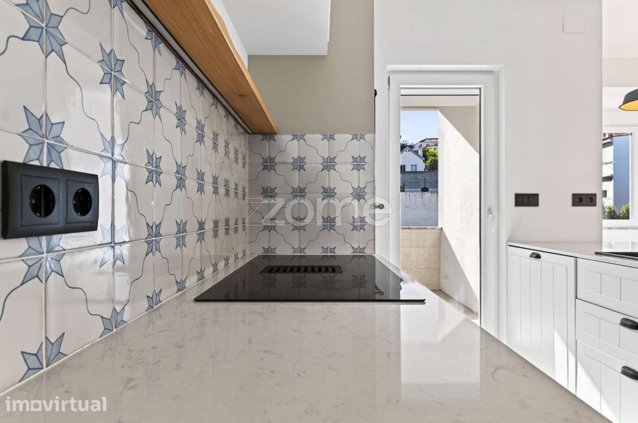 Apartamento T2 Renovado | 2 Lugares de Estacionamento | Elevador - Grande imagem: 3/22