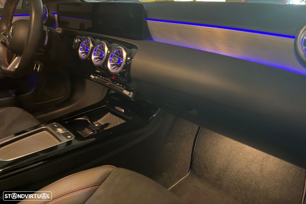 Mercedes-Benz A 250 Limousine e AMG Line - 9