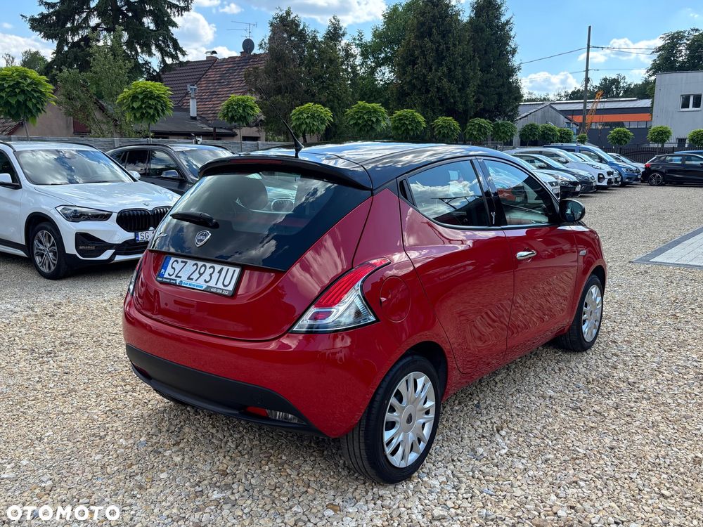 Lancia Ypsilon Y 1.2 8v Black & Red Edition - 9