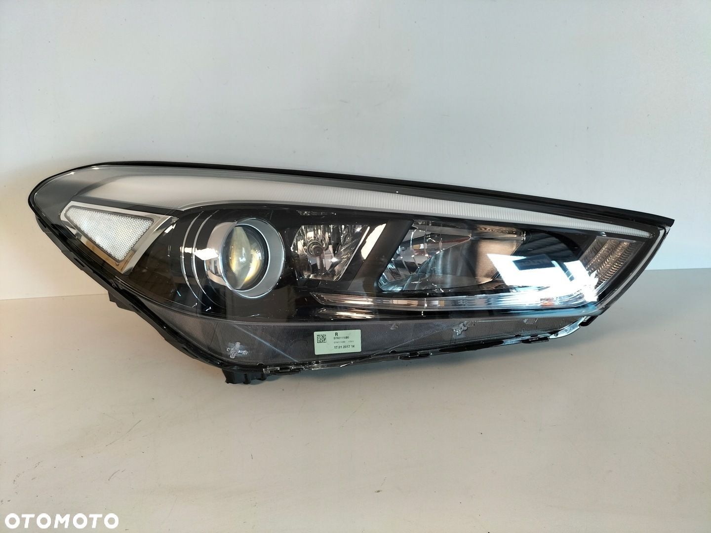 Lampa przednia reflektor prawa HYUNDAI TUCSON III 15-18 - 1