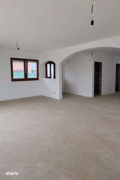 Casa noua 2025, semifinisata in zona linistita - Tautii-Magheraus - Imagine principală: 2/9