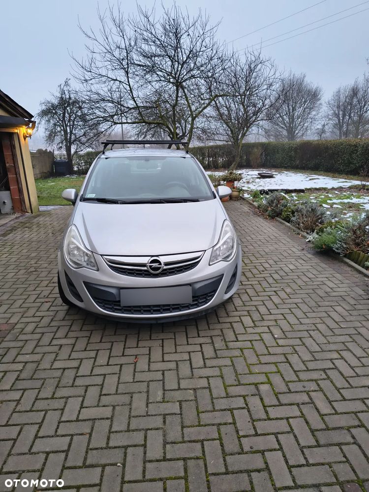 Opel Corsa 1.2 16V Essentia - 2
