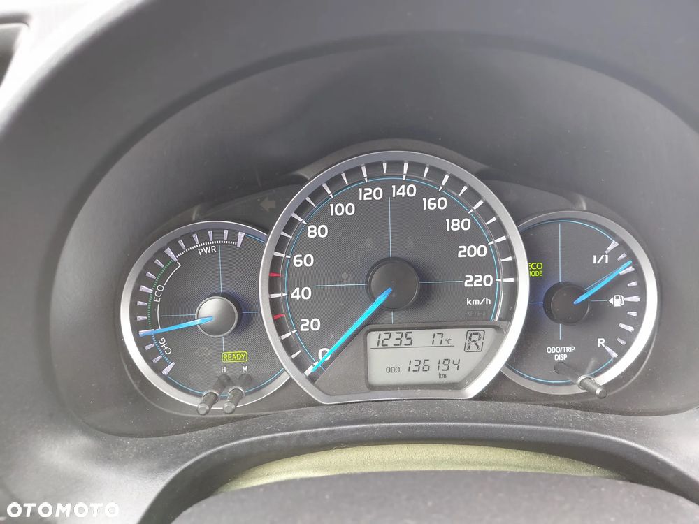 Toyota Yaris Hybrid 100 Premium - 12