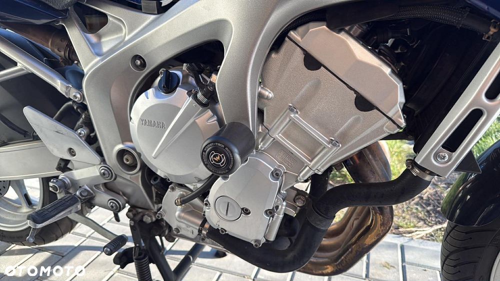 Yamaha FZ6 - 8