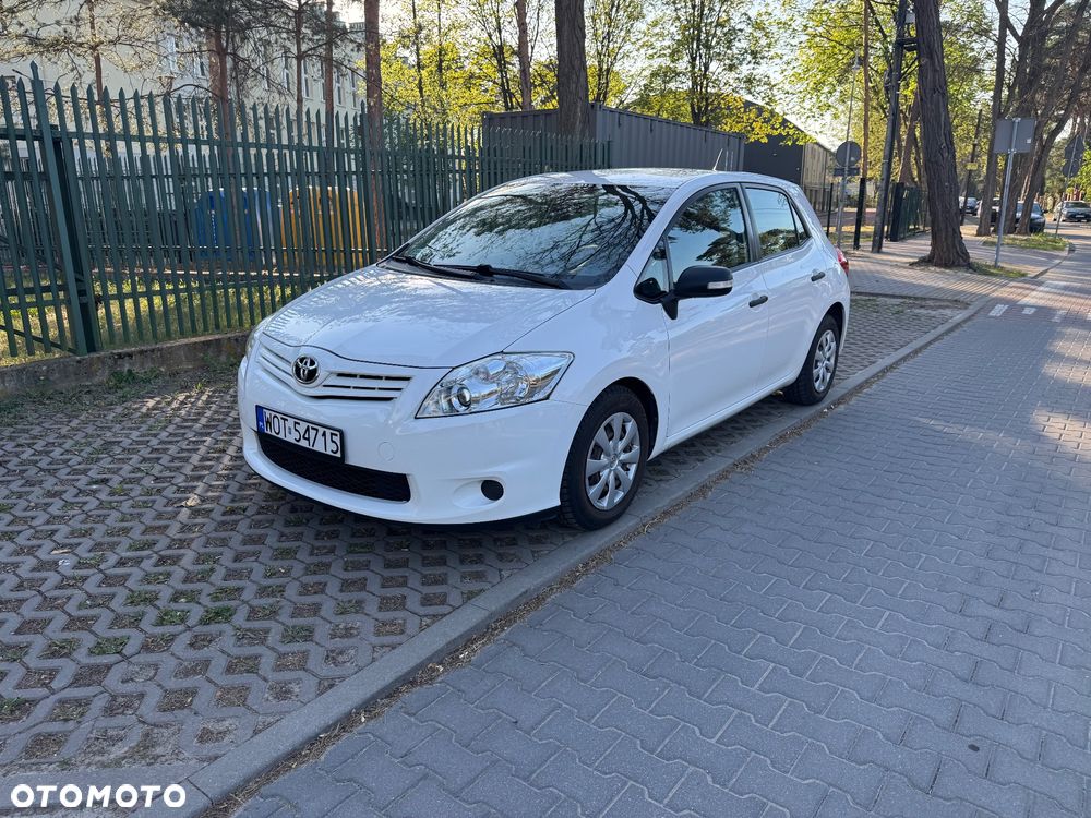 Toyota Auris 1.4 D-4D 2010 - 10