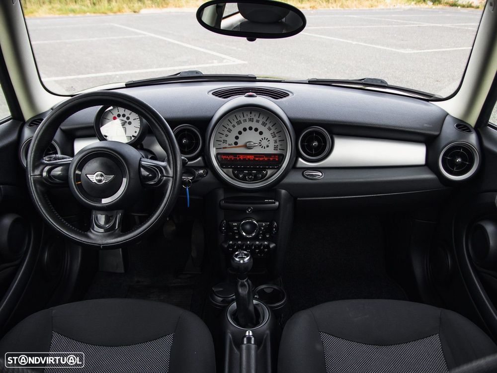 MINI 3 Portas One D - 4