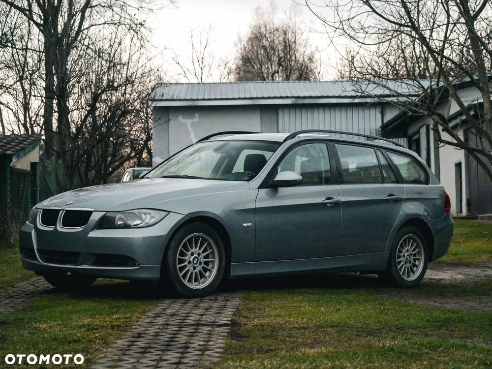 BMW Seria 3 318d DPF - 1
