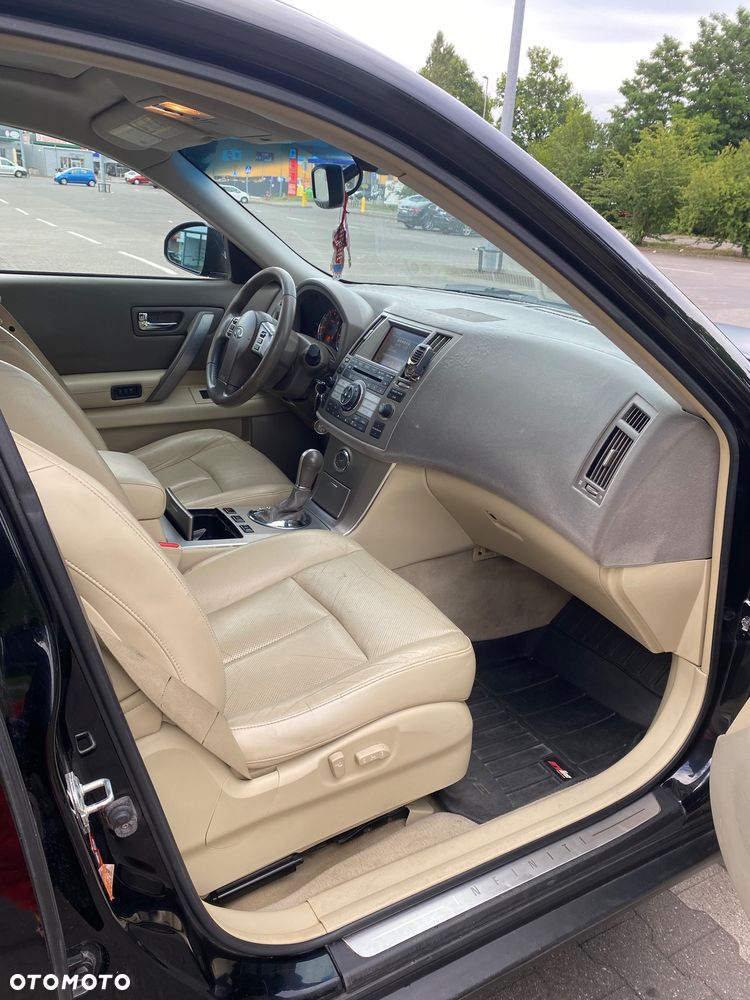 Infiniti FX - 11