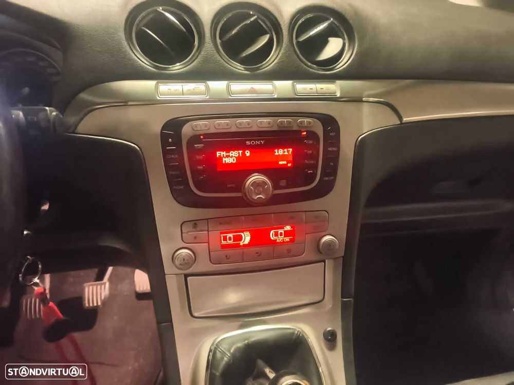Ford S-Max 1.8 TDCi Titanium 7L - 18