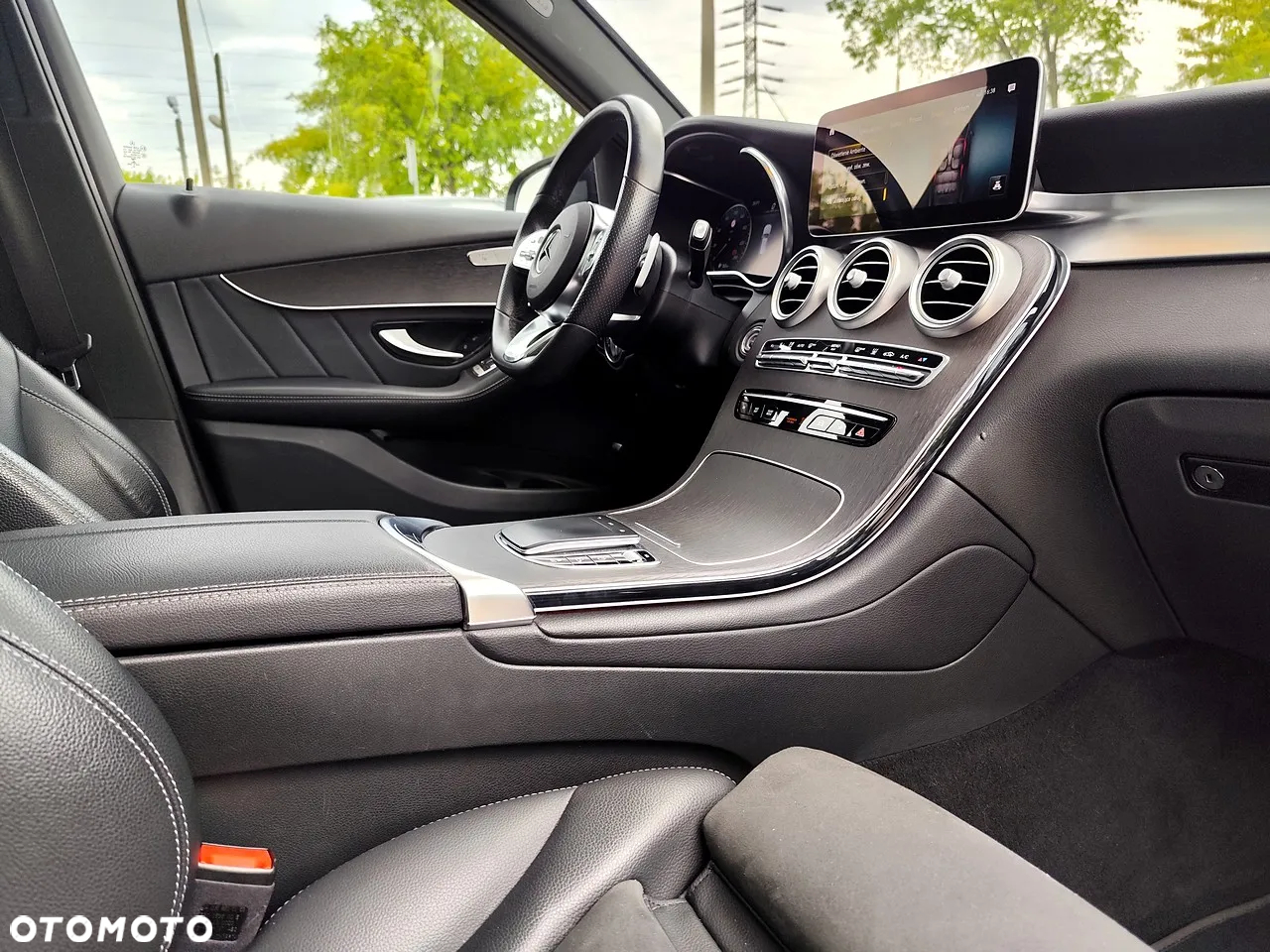 Mercedes-Benz GLC 220 d 4Matic 9G-TRONIC AMG Line Plus - 11