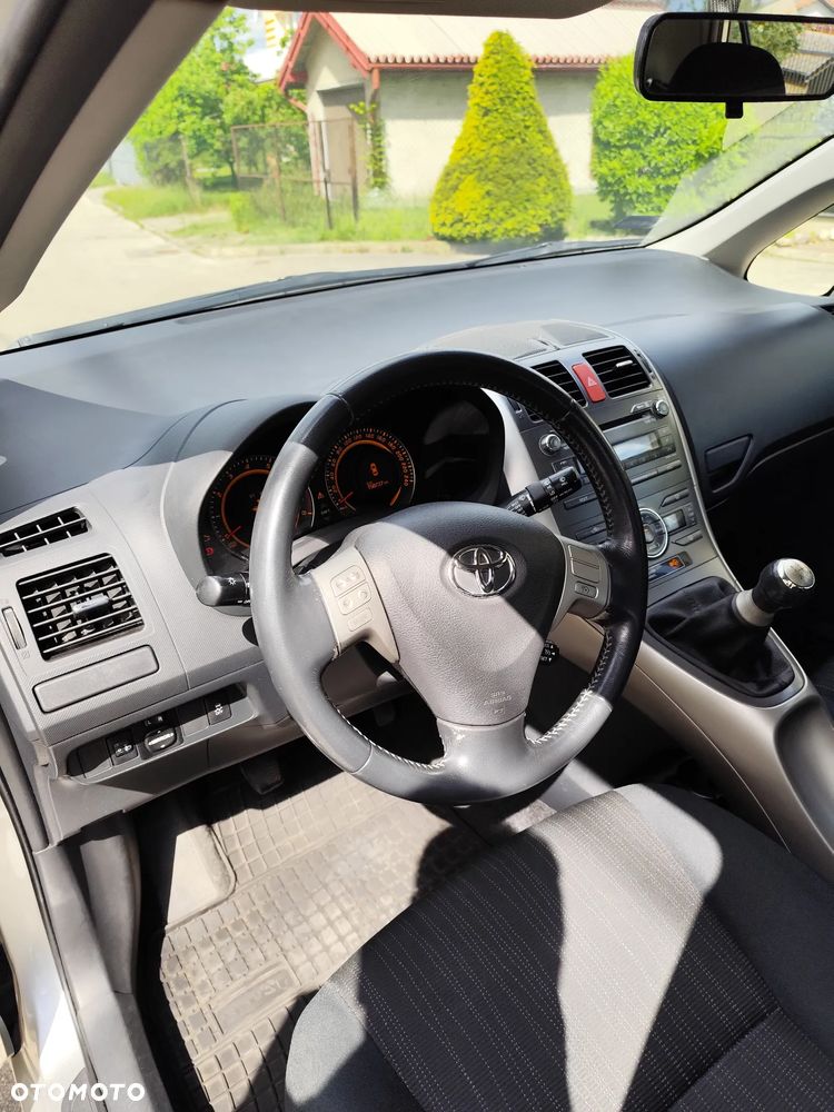 Toyota Auris 1.6 VVT-i Team - 5