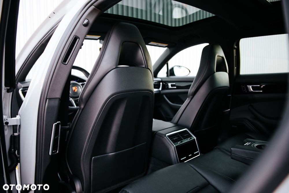 Porsche Panamera 4S - 10