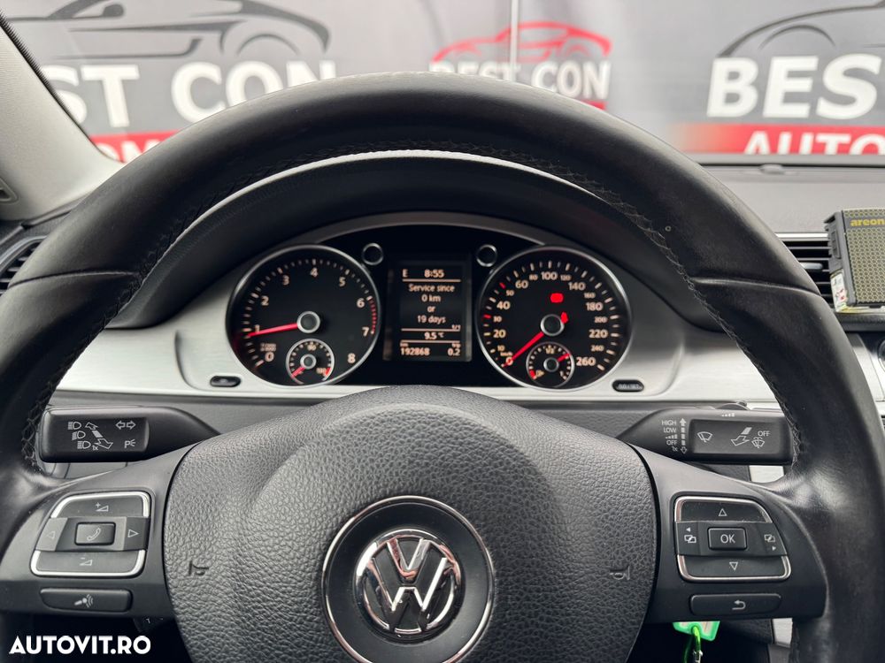 Volkswagen Passat - 11
