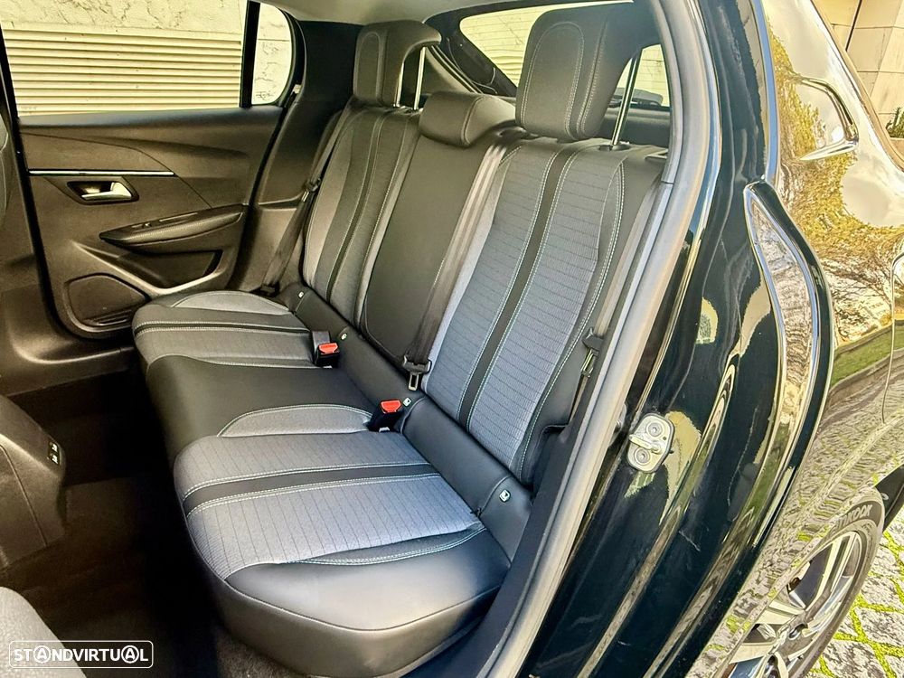 Peugeot 208 1.2 PureTech Allure - 12