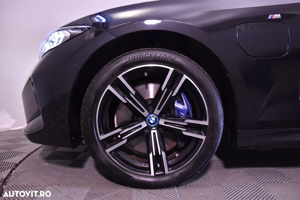 BMW Seria 3 330e Aut. M Sport - 13