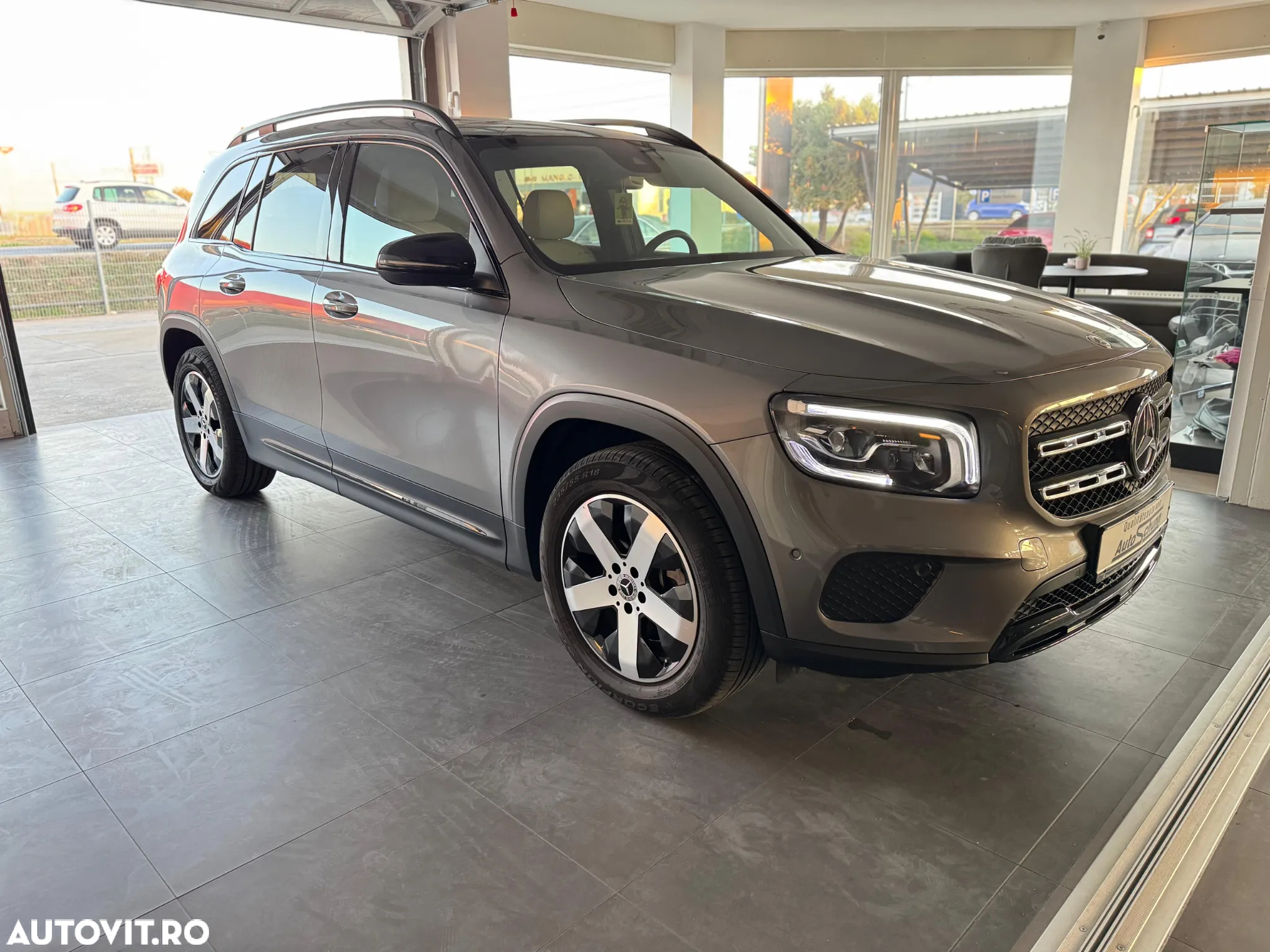 Mercedes-Benz GLB 200 d 4Matic 8G-DCT Progressive - 4